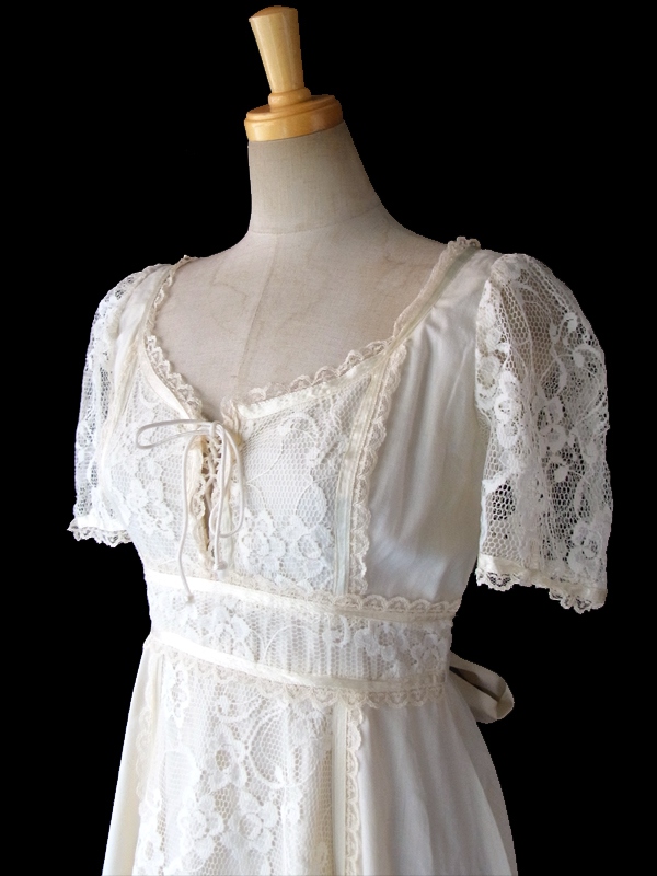 【送料無料】70年代アメリカ製 アイボリーX 贅沢にレースがあしらわれた 組紐 アンティーク マキシドレス 15SP026【フェミニン】