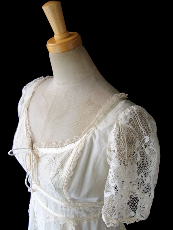 【送料無料】70年代アメリカ製 アイボリーX 贅沢にレースがあしらわれた 組紐 アンティーク マキシドレス 15SP026【フェミニン】