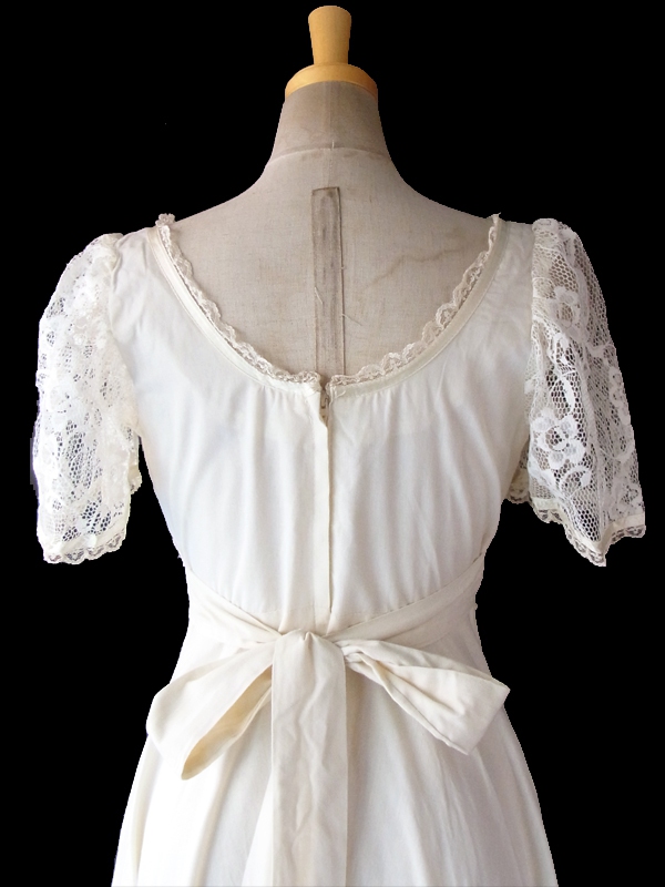 【送料無料】70年代アメリカ製 アイボリーX 贅沢にレースがあしらわれた 組紐 アンティーク マキシドレス 15SP026【フェミニン】