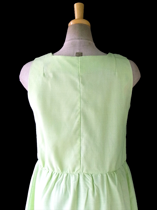 ヨーロッパ古着 ロンドン買い付け 60年代製 ライムグリーン X カラフル レトロ柄 猫目ボタン ワンピース 16BS201