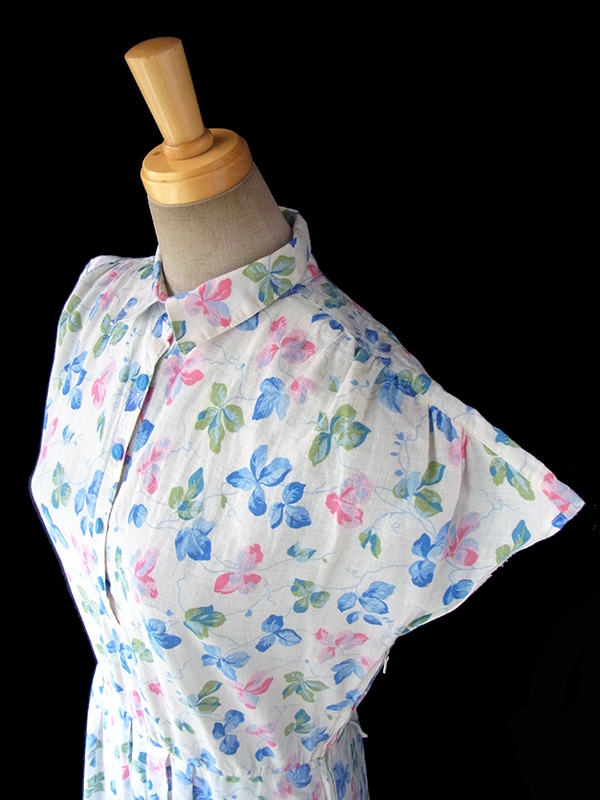 ヨーロッパ古着 ロンドン買い付け 60年代製 ホワイト X 水色・ピンク 花柄 ヴィンテージ ワンピース 16BS210