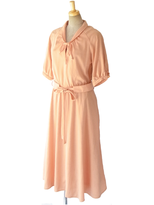 ヨーロッパ古着 ロンドン買い付け 70年代製 アプリコット X リボン紐・デザインベルト付き レトロ ワンピース 16BS216