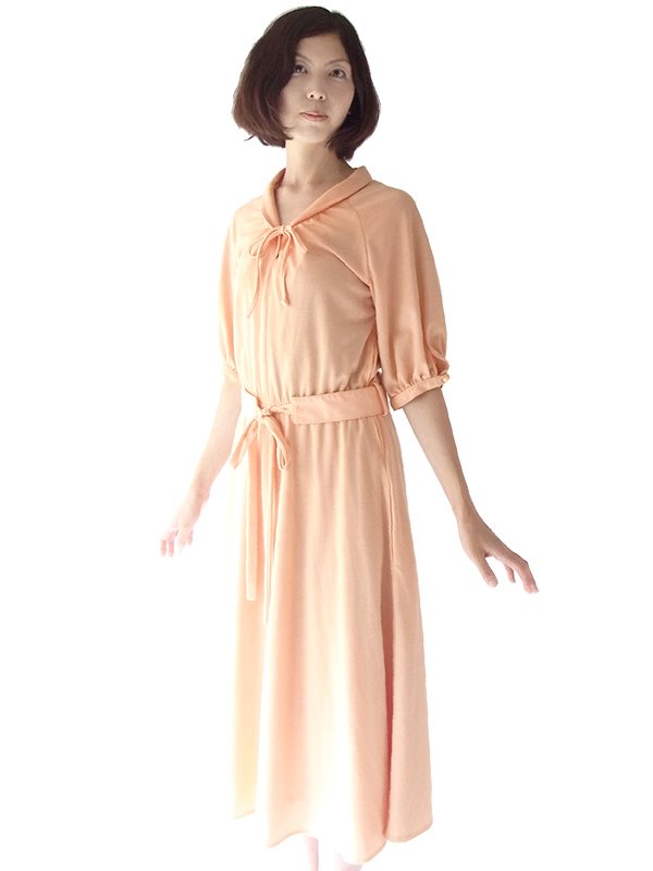 ヨーロッパ古着 ロンドン買い付け 70年代製 アプリコット X リボン紐・デザインベルト付き レトロ ワンピース 16BS216