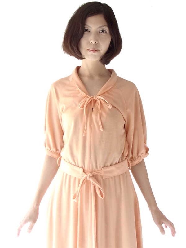 ヨーロッパ古着 ロンドン買い付け 70年代製 アプリコット X リボン紐・デザインベルト付き レトロ ワンピース 16BS216