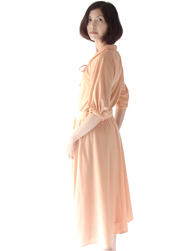 ヨーロッパ古着 ロンドン買い付け 70年代製 アプリコット X リボン紐・デザインベルト付き レトロ ワンピース 16BS216