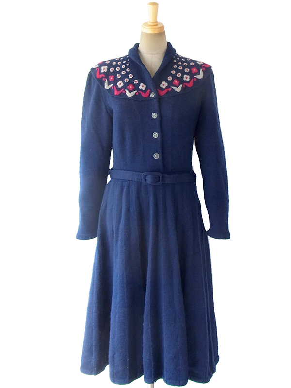 ヨーロッパ古着 ロンドン買い付け 60年代製 ブルー X レッド・ホワイト 花柄刺繍 ウールニット ワンピース 16BS329