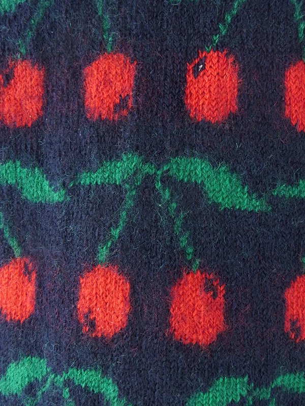 ヨーロッパ古着】ロンドン買い付け イギリス製 ネイビー X チェリー柄