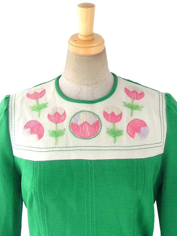 ヨーロッパ古着 ロンドン買い付け 60年代製 グリーン X オフホワイト ピンク 花柄刺繍 レトロ ワンピース 16BS414