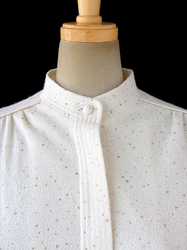 ヨーロッパ古着 ロンドン買い付け 70年代製 オフホワイト X ゴールド ラメ 共布ベルト付き ヴィンテージ ワンピース 16BS415