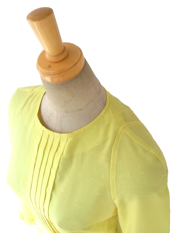 ヨーロッパ古着 フランス買い付け 60年代製 イエロー X プリーツデザイン 共布ベルト付き ヴィンテージ ワンピース 16FC113