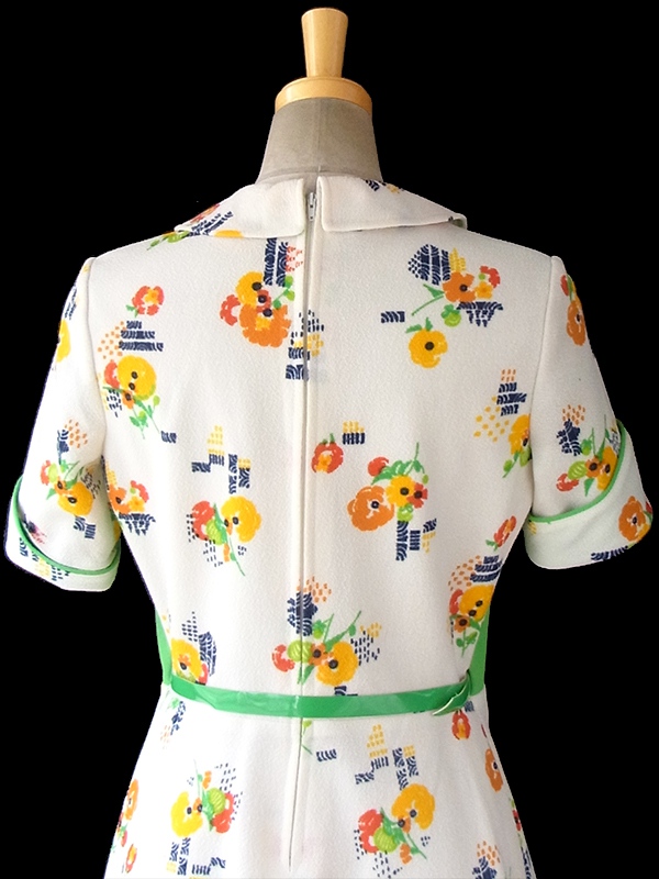 ヨーロッパ古着 フランス買い付け 60年代製 クリーム X ライムグリーン 生地切り返し 花柄プリント ベルト付き ワンピース 16FC200