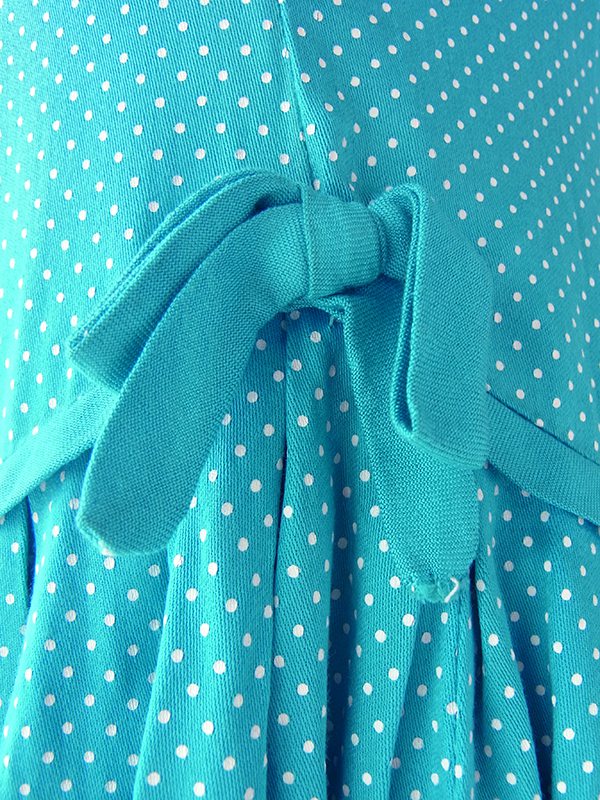 ヨーロッパ古着 フランス買い付け 60年代製 水色 X ホワイト ピンドット リボン付き ヴィンテージ ワンピース 16FC202