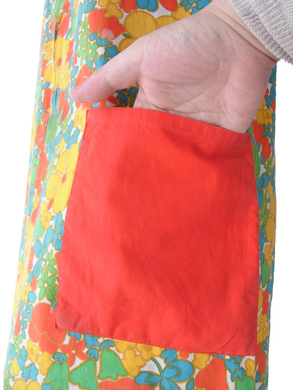 ヨーロッパ古着 フランス買い付け 60年代製 レッド X カラフル花柄 フロントジップ レトロ ワンピース 16FC204