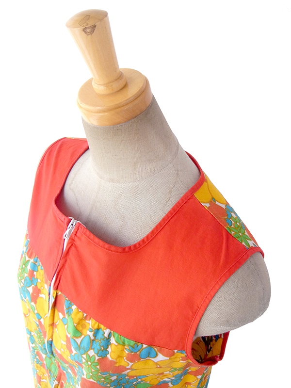 ヨーロッパ古着 フランス買い付け 60年代製 レッド X カラフル花柄 フロントジップ レトロ ワンピース 16FC204