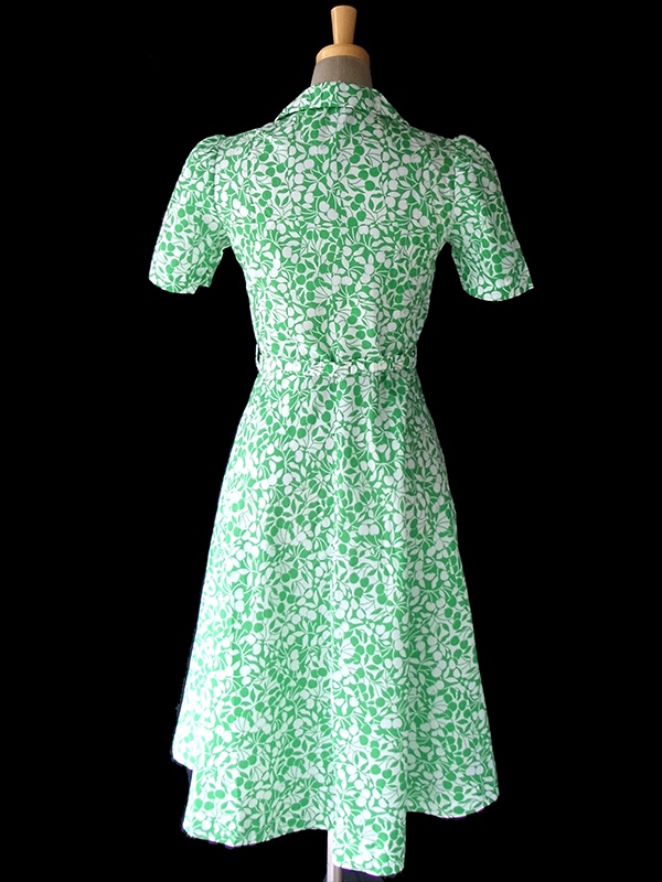 ヨーロッパ古着 フランス買い付け 60年代製 グリーン X ホワイト チェリー柄 共布ベルト付き パフスリーブ ワンピース 16FC205