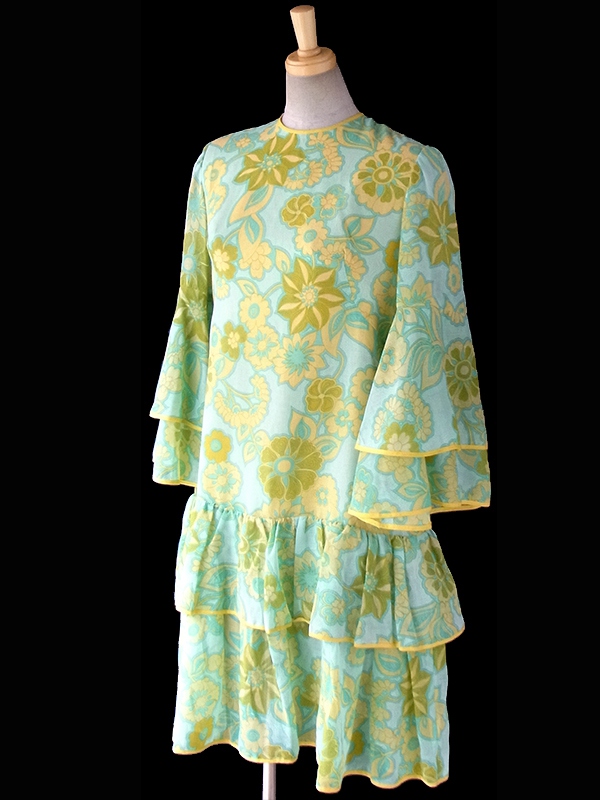 ヨーロッパ古着 フランス買い付け 60年代製 ミントグリーン X イエロー 花柄モチーフのサイケプリント ワンピース 16FC303