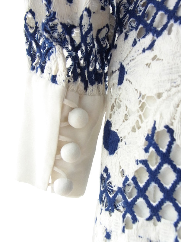 ヨーロッパ古着 フランス買い付け 60年代製 ホワイト X ネイビー 総刺繍 マガーレット柄刺繍 ヴィンテージ ワンピース 16FC325