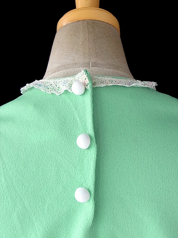 ヨーロッパ古着 ロンドン買い付け 70年代製 パステルグリーン X レース縁取り ヴィンテージ ワンピース 16OM1006