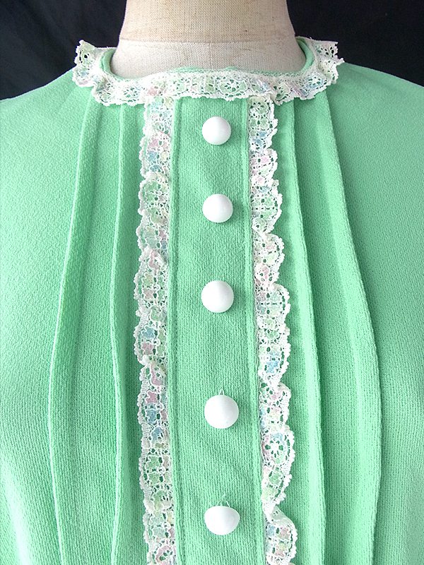 ヨーロッパ古着 ロンドン買い付け 70年代製 パステルグリーン X レース縁取り ヴィンテージ ワンピース 16OM1006