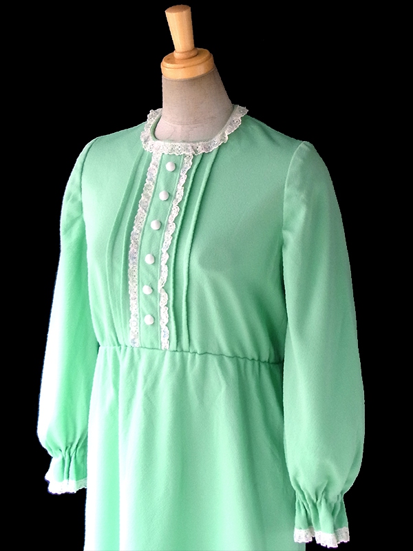 ヨーロッパ古着 ロンドン買い付け 70年代製 パステルグリーン X レース縁取り ヴィンテージ ワンピース 16OM1006