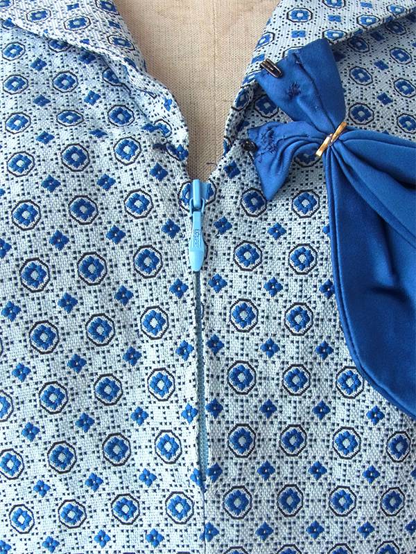 ヨーロッパ古着 ロンドン買い付け 60年代製 ブルー X 着脱式リボン付き セーラーカラー プリーツ ワンピース 16OM115