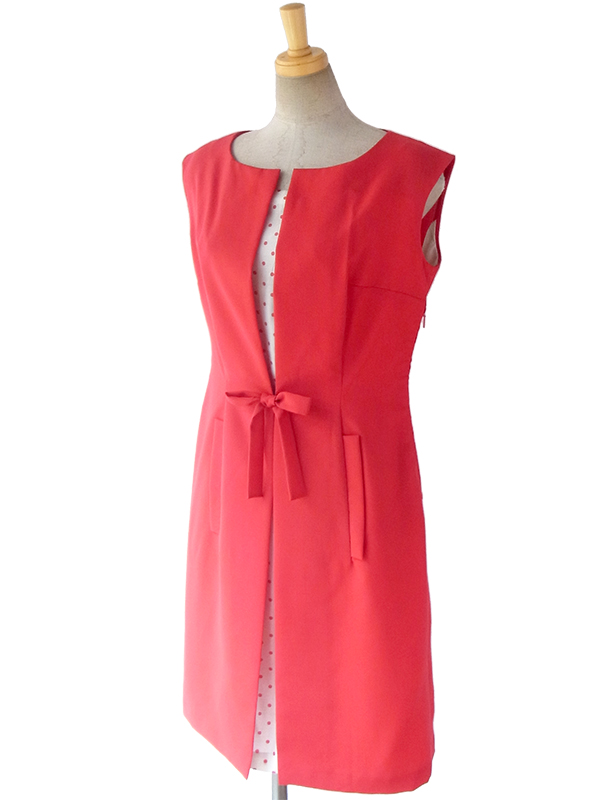 ヨーロッパ古着 ロンドン買い付け 60年代製 レッド X 生地の下に水玉プリントの生地 リボン付き ヴィンテージ ワンピース 16OM400