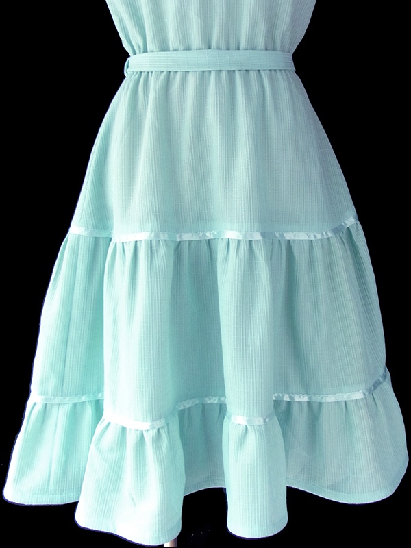 ヨーロッパ古着 ロンドン買い付け 60年代製 ミントブルー X カットレース・テープ装飾 共布ベルト付き ワンピース 16OM403