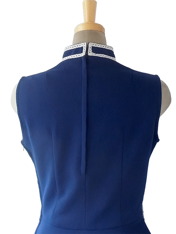 ヨーロッパ古着 ロンドン買い付け 60年代製 ロイヤルブルー X ホワイト・シルバーラメのテープ飾り ワンピース 16OM404