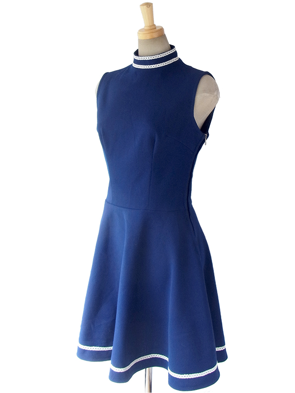 ヨーロッパ古着 ロンドン買い付け 60年代製 ロイヤルブルー X ホワイト・シルバーラメのテープ飾り ワンピース 16OM404