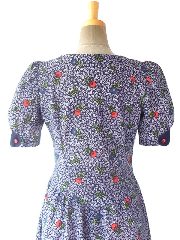 ヨーロッパ古着 ロンドン買い付け 60年代製 ブルーX レッド・パープル花柄 くるみボタン パフスリーブ ワンピース 16OM415