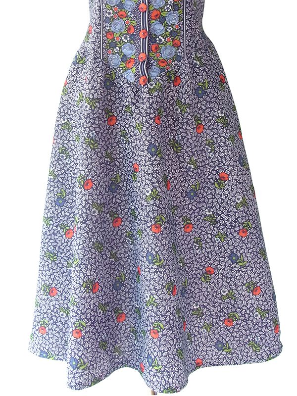 ヨーロッパ古着 ロンドン買い付け 60年代製 ブルーX レッド・パープル花柄 くるみボタン パフスリーブ ワンピース 16OM415