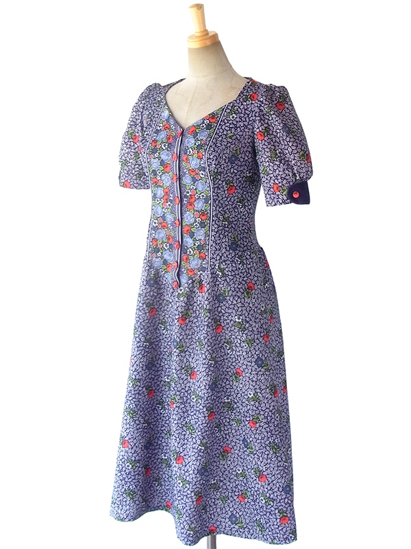 ヨーロッパ古着 ロンドン買い付け 60年代製 ブルーX レッド・パープル花柄 くるみボタン パフスリーブ ワンピース 16OM415