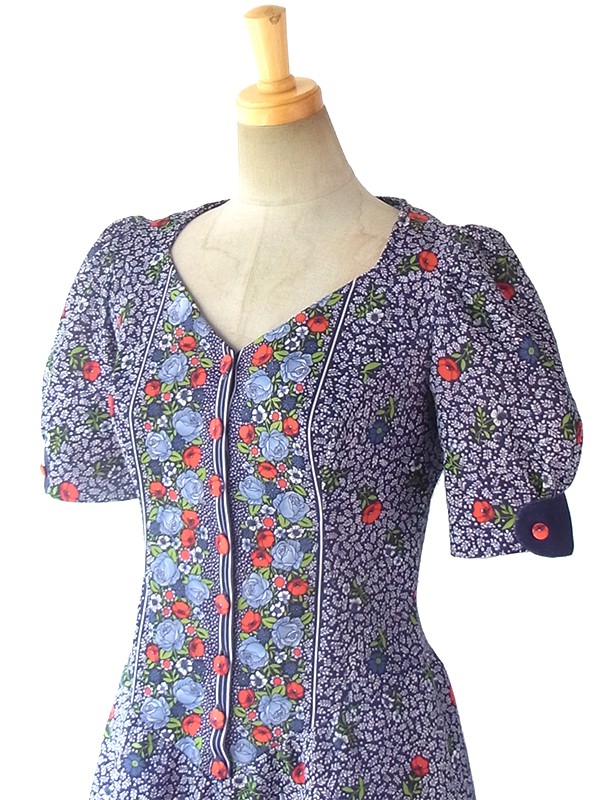 ヨーロッパ古着 ロンドン買い付け 60年代製 ブルーX レッド・パープル花柄 くるみボタン パフスリーブ ワンピース 16OM415
