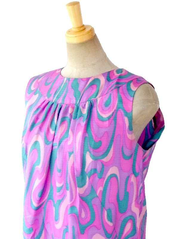 ヨーロッパ古着 ロンドン買い付け 60年代製 パープル・ピンクトーンのレトロサイケプリント ワンピース 16OM607