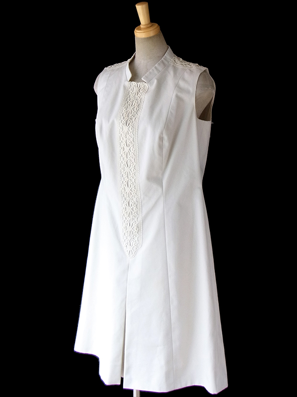 ヨーロッパ古着 ロンドン買い付け アイボリー X レース装飾 ボックスプリーツ ヴィンテージ ワンピース 16OM618