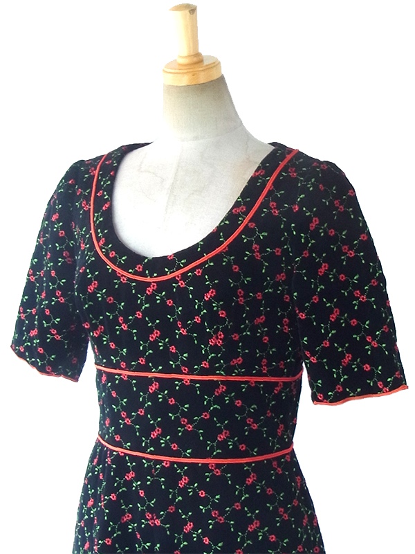 ヨーロッパ古着 ロンドン買い付け 60年代製 ブラック X 薔薇刺繍  共布巾着付き ロング ベルベット ドレス 16OM907