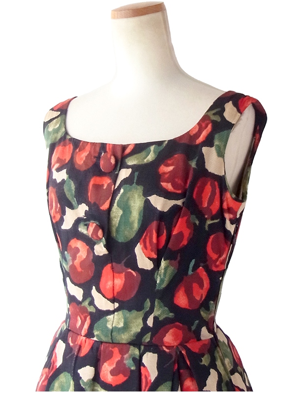 ヨーロッパ古着 ロンドン買い付け 50年代製 ブラック X レッド 林檎柄 ヴィンテージ ドレス 17BS023