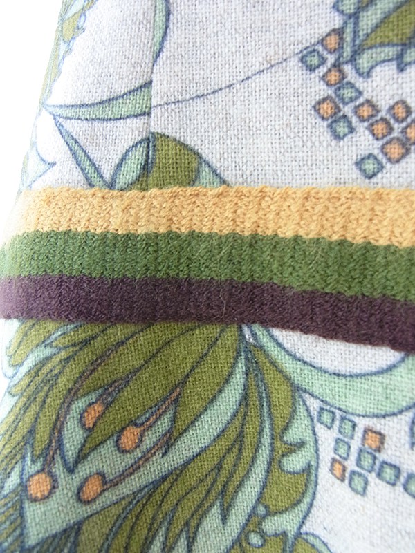 ヨーロッパ古着 ロンドン買い付け 60年代製 若草色 X ポタニカル柄 茶・緑・黄ライン ウール ワンピース 17BS202