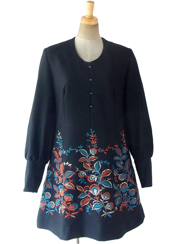 ヨーロッパ古着 ロンドン買い付け 70年代製 ブラック X ブルー・ゴールド・オレンジ ポタニカル柄刺繍 レトロ ワンピース 17BS208