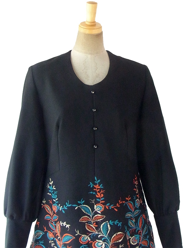 ヨーロッパ古着 ロンドン買い付け 70年代製 ブラック X ブルー・ゴールド・オレンジ ポタニカル柄刺繍 レトロ ワンピース 17BS208