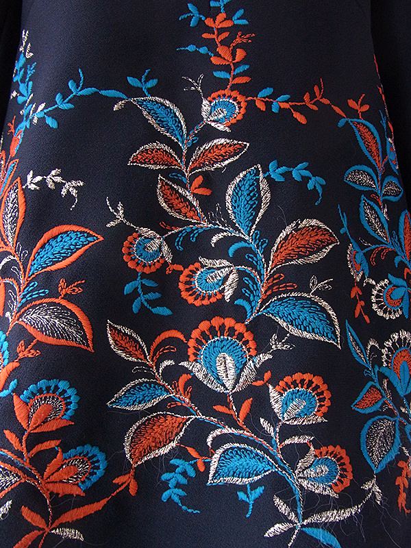 ヨーロッパ古着 ロンドン買い付け 70年代製 ブラック X ブルー・ゴールド・オレンジ ポタニカル柄刺繍 レトロ ワンピース 17BS208