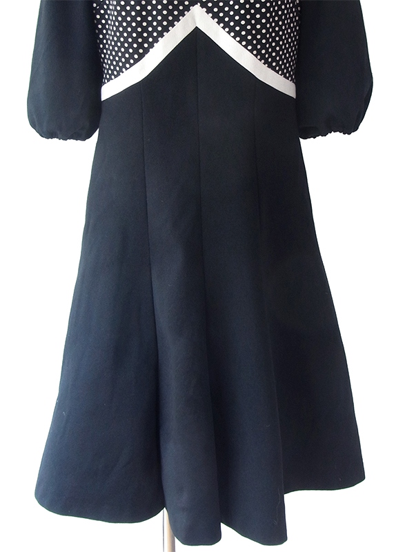 ヨーロッパ古着 ロンドン買い付け 70年代製 モノトーン X 水玉 パフスリーブ レトロ ワンピース 17BS210