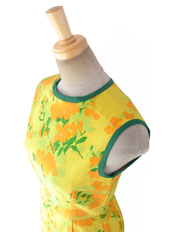 ヨーロッパ古着 フランス買い付け 60年代製 イエロ X オレンジ・グリーン 花柄 パイピング ヴィンテージ プリーツ ワンピース 17CC001