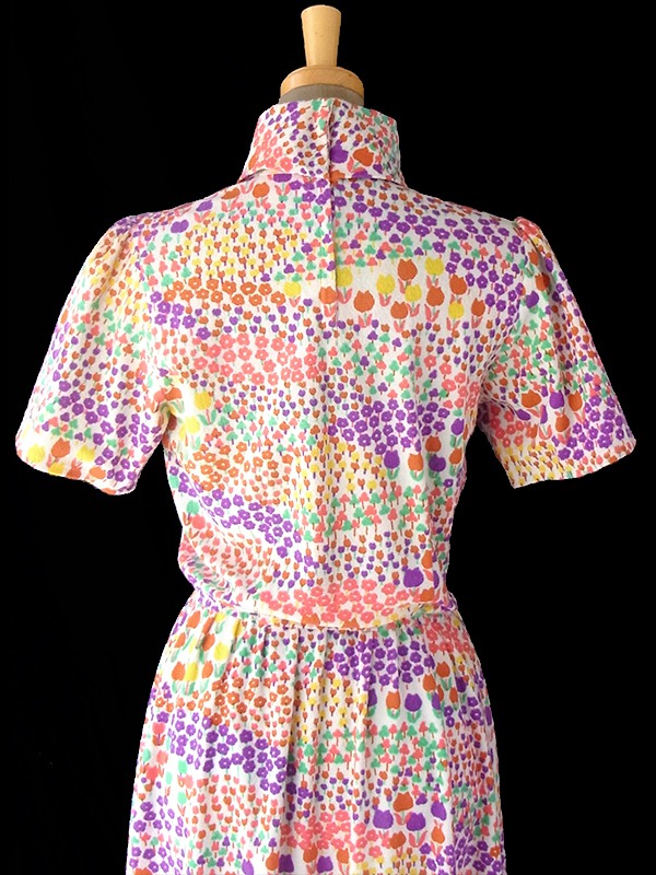 ヨーロッパ古着 70年代製 ホワイト X カラフル小花柄 ロールカラー パイル地 ヴィンテージ ワンピース 17CC002