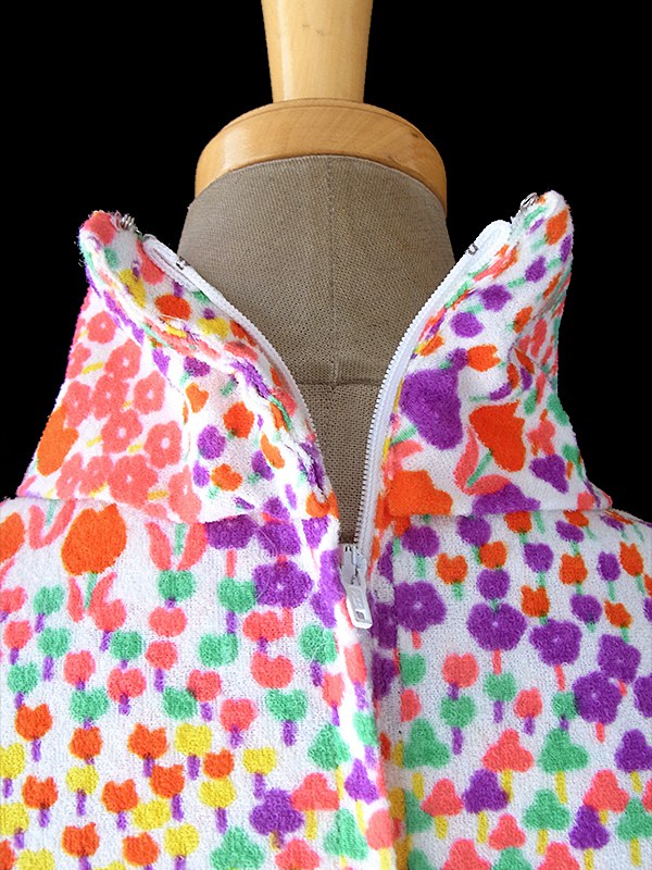 ヨーロッパ古着 70年代製 ホワイト X カラフル小花柄 ロールカラー パイル地 ヴィンテージ ワンピース 17CC002