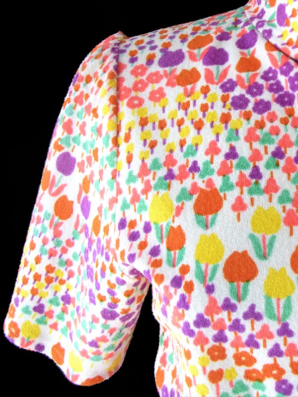 ヨーロッパ古着 70年代製 ホワイト X カラフル小花柄 ロールカラー パイル地 ヴィンテージ ワンピース 17CC002