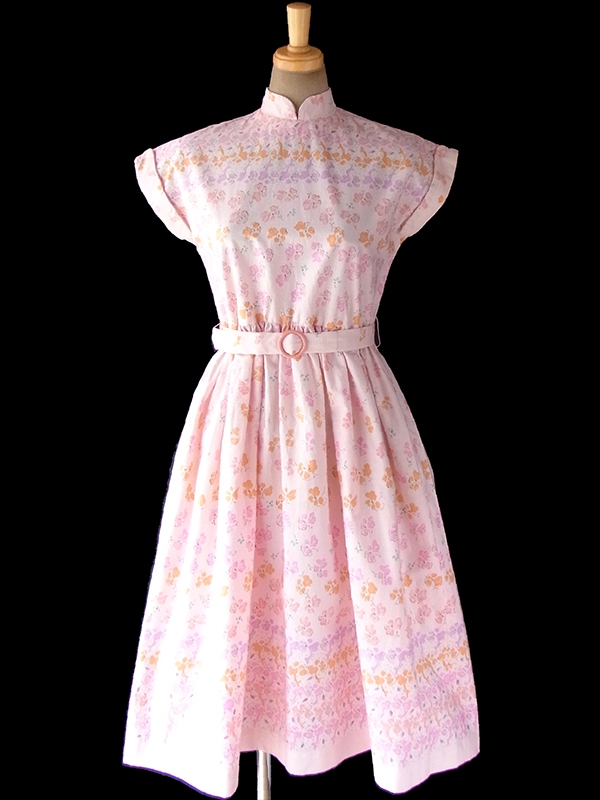 ヨーロッパ古着 フランス買い付け 60年代製 ピンク X 淡いオレンジ・パープル 小花柄 ベルト付き スタンドカラー ワンピース 17CC004