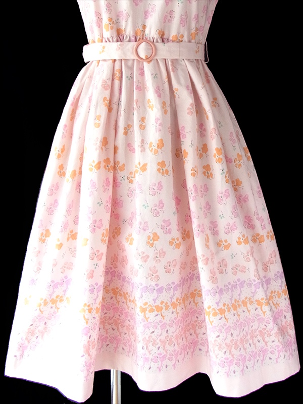 ヨーロッパ古着 フランス買い付け 60年代製 ピンク X 淡いオレンジ・パープル 小花柄 ベルト付き スタンドカラー ワンピース 17CC004