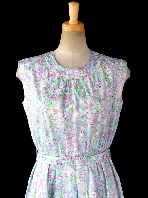 ヨーロッパ古着 60年代製 淡いブルー・パープル・グリーン 小花柄 共布ベルト付き ヴィンテージ ワンピース 17CC005