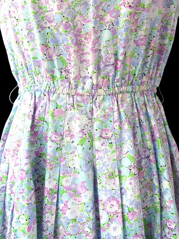 ヨーロッパ古着 60年代製 淡いブルー・パープル・グリーン 小花柄 共布ベルト付き ヴィンテージ ワンピース 17CC005